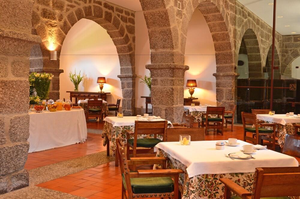 Pousada Mosteiro De Guimarães Zewnętrze zdjęcie Restaurant in Galicia, Spain