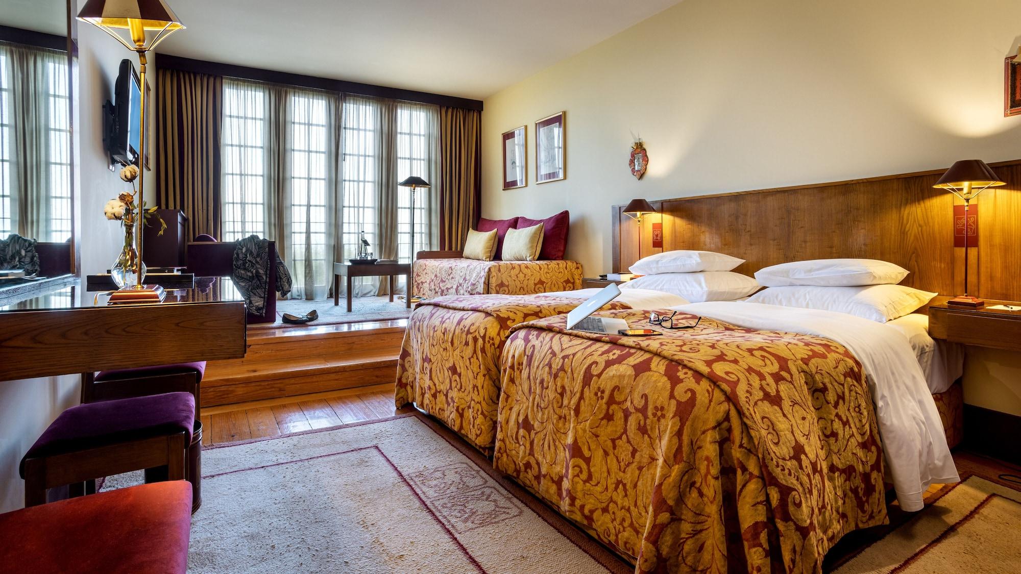 Pousada Mosteiro De Guimarães Zewnętrze zdjęcie A room at the hotel