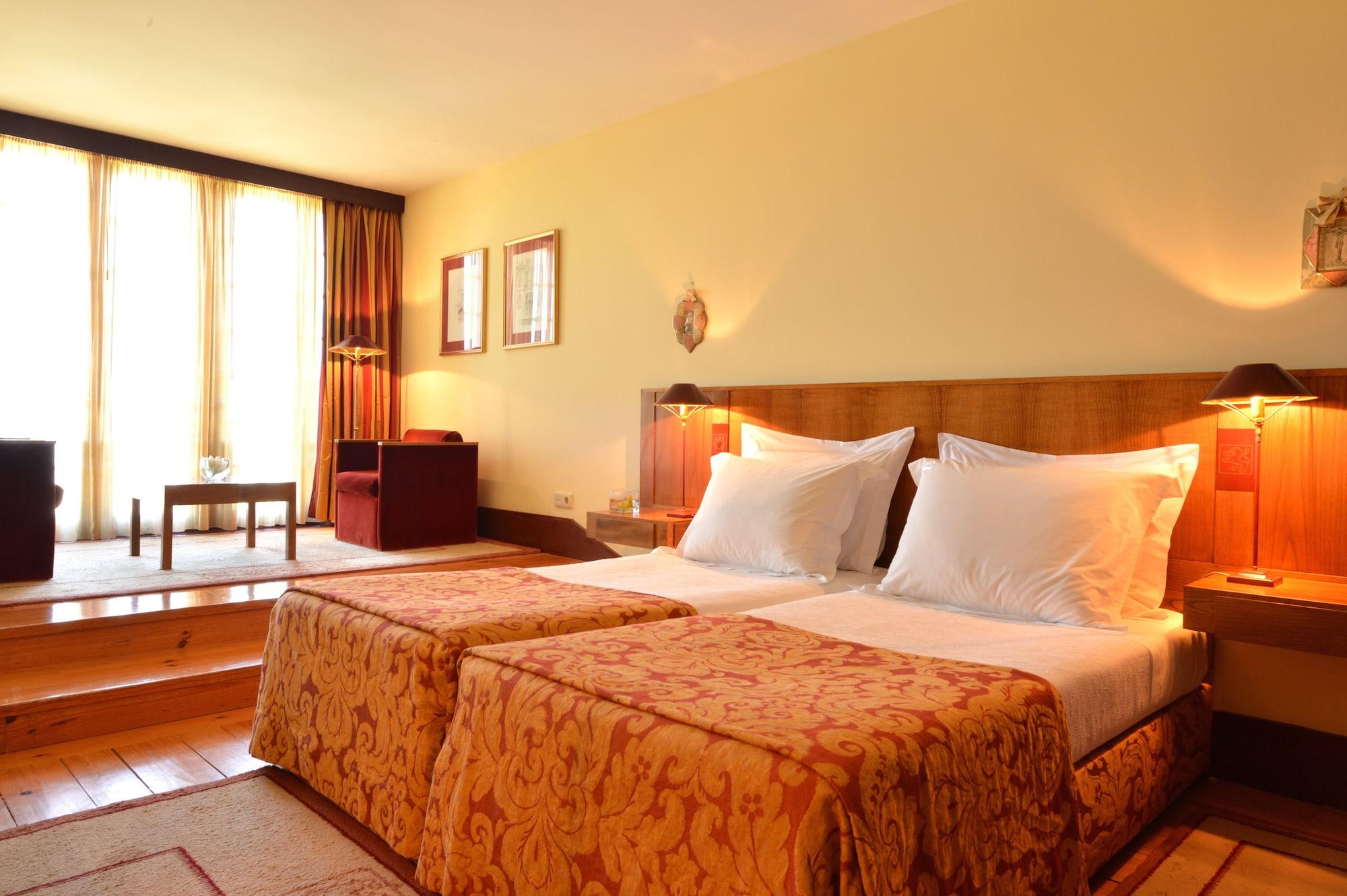 Pousada Mosteiro De Guimarães Zewnętrze zdjęcie A room at the hotel