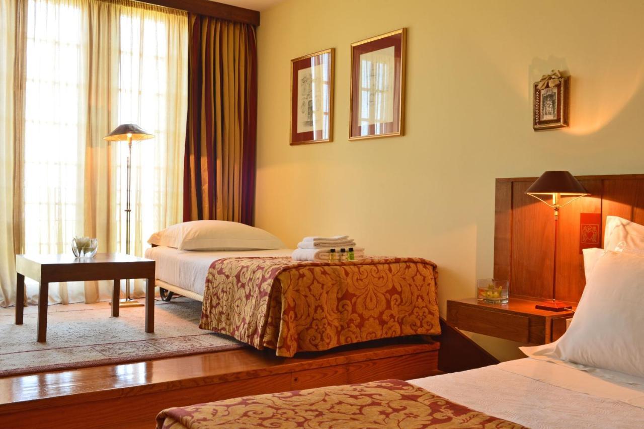 Pousada Mosteiro De Guimarães Zewnętrze zdjęcie A room at the hotel
