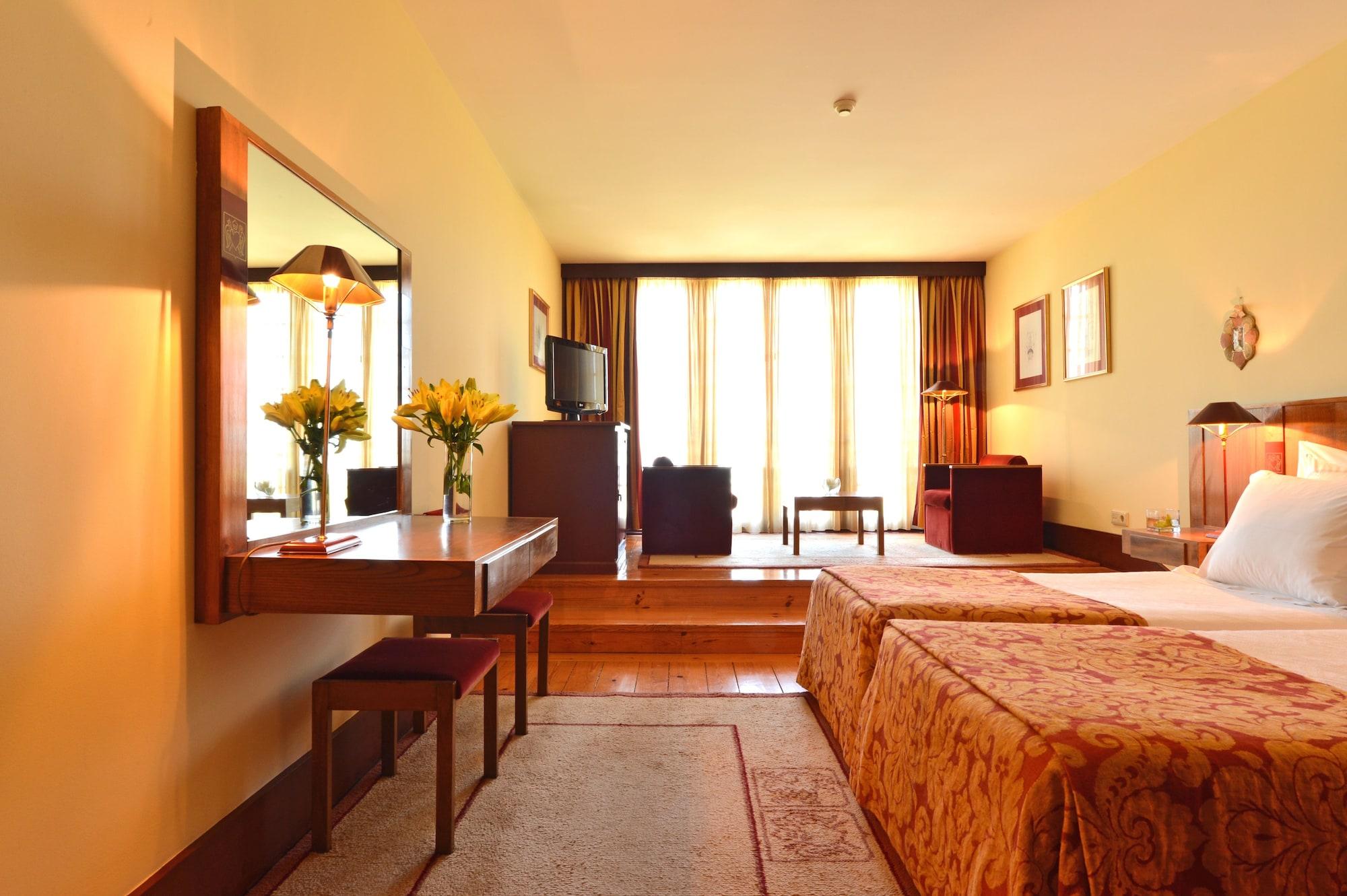 Pousada Mosteiro De Guimarães Zewnętrze zdjęcie A room at the hotel