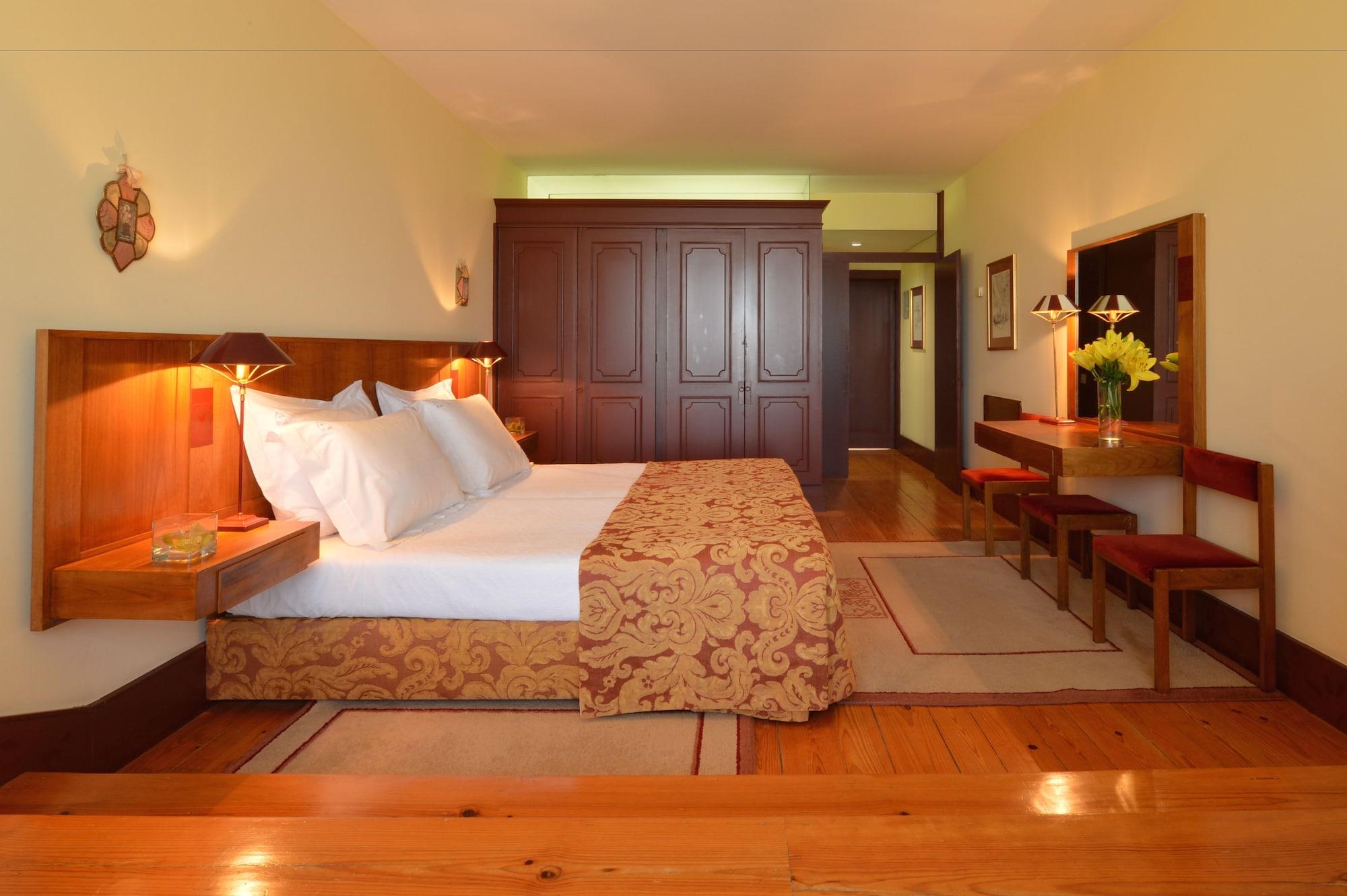 Pousada Mosteiro De Guimarães Zewnętrze zdjęcie A room at the Hotel do Canal