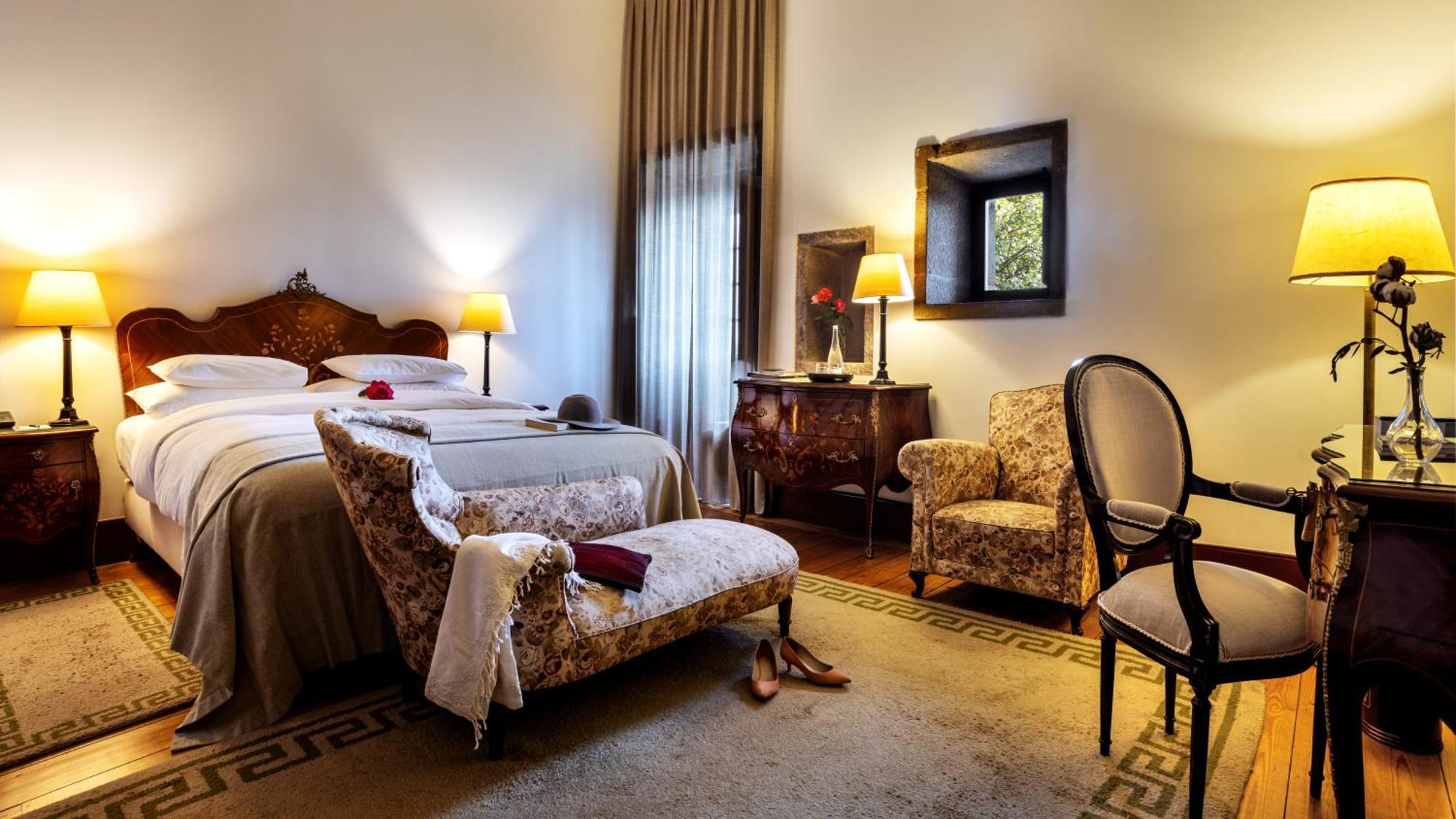 Pousada Mosteiro De Guimarães Zewnętrze zdjęcie A room at the hotel