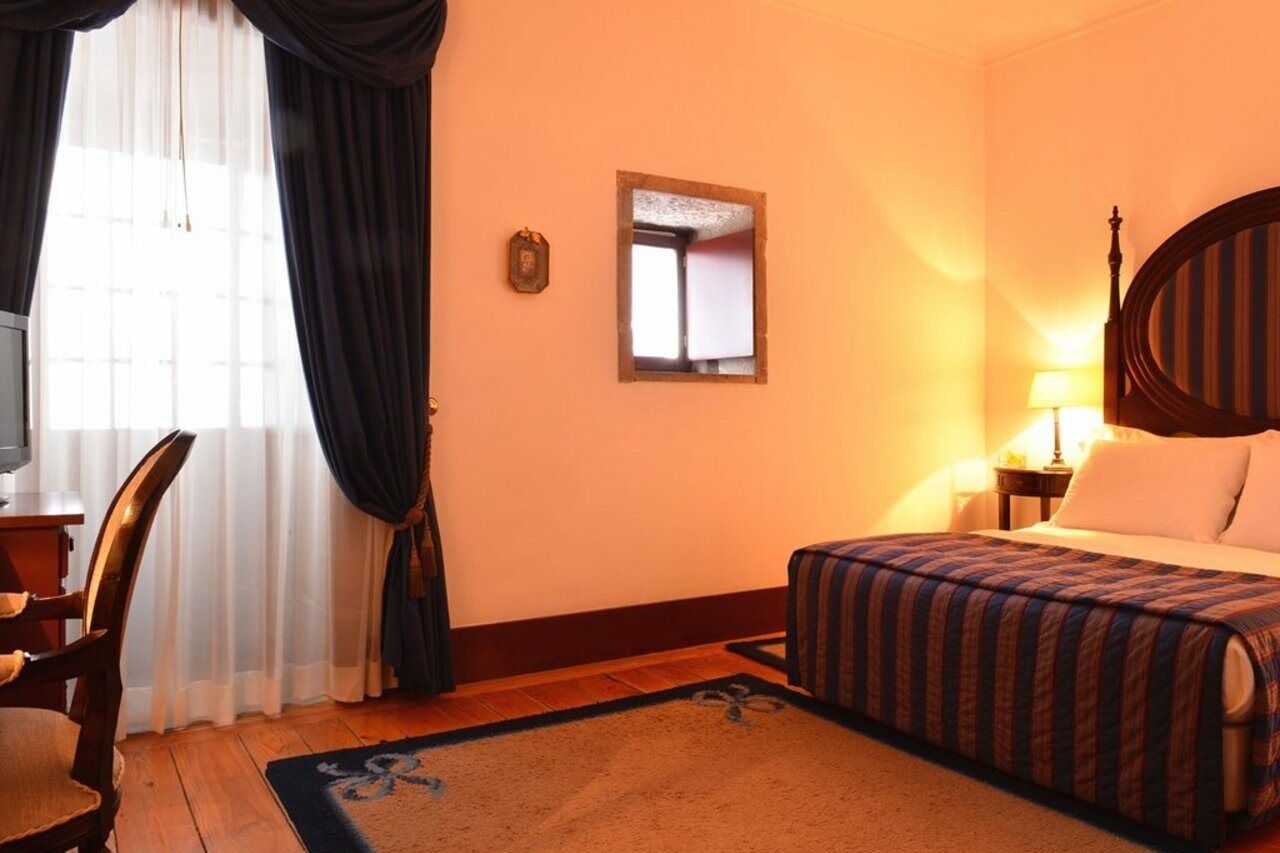 Pousada Mosteiro De Guimarães Zewnętrze zdjęcie A room at the hotel